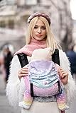 Babytrage: KOKADI® Flip - Marie im Wunderland - Babysize für Neugeborene & Kleinkinder von 3,5 bis 15 kg ✓ Ergonomisch ✓ Mitwachsend ✓ Bio-Baumwolle ✓ GRATIS Transportbeutel